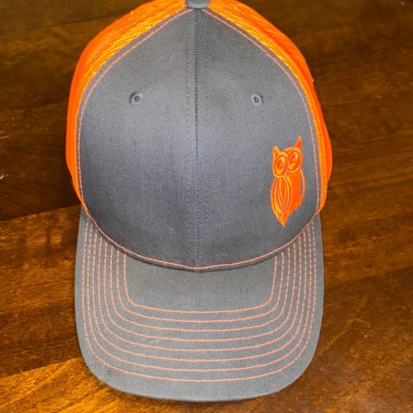 Men’s cap - Picture 1 of 3